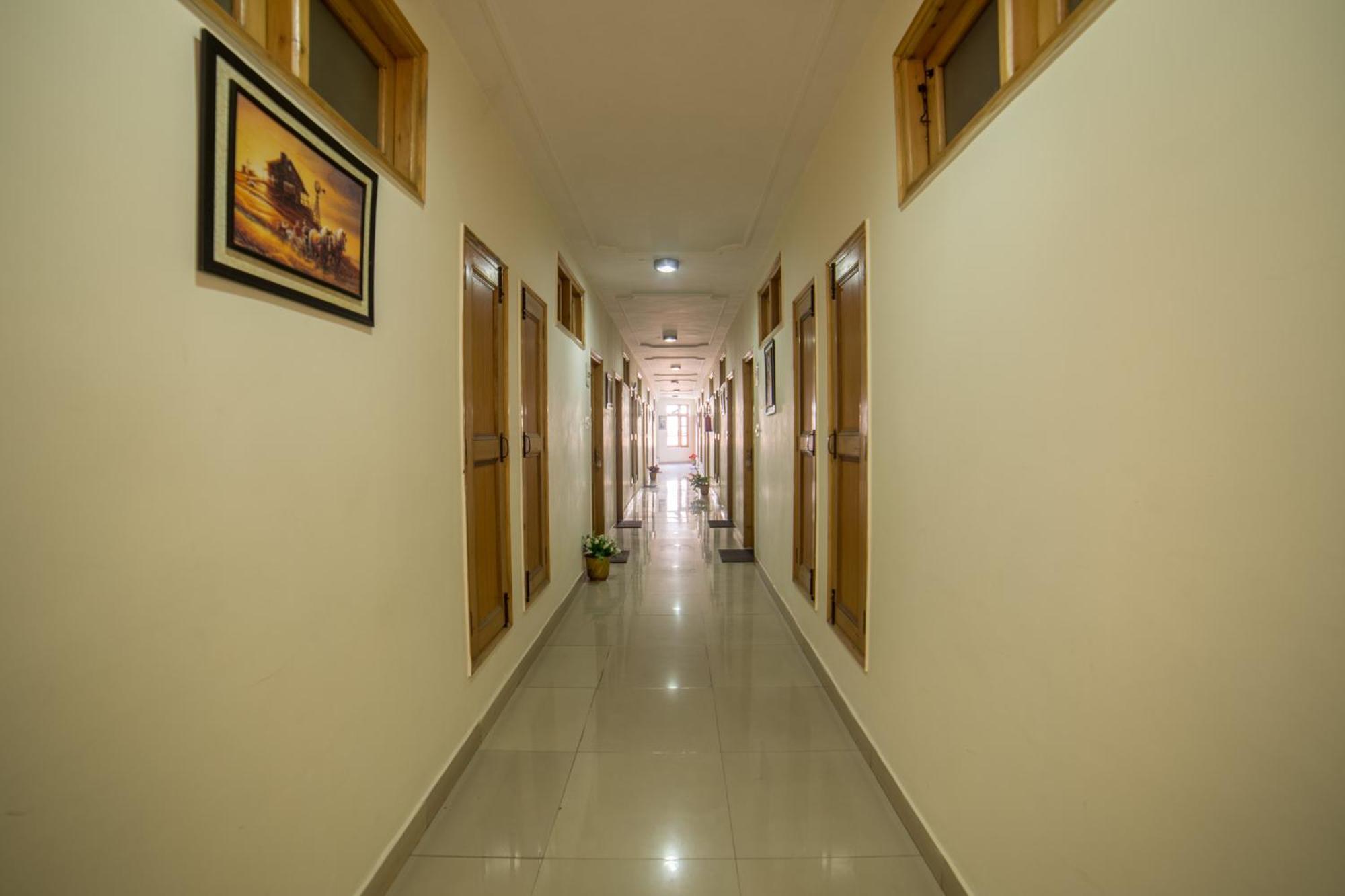 Hotel Satkar Residency - Riverside Old Manali — Photos 2